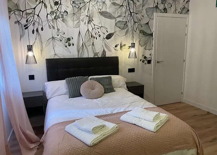 A 4 min andando del metro 3 habitaciones con baño privado